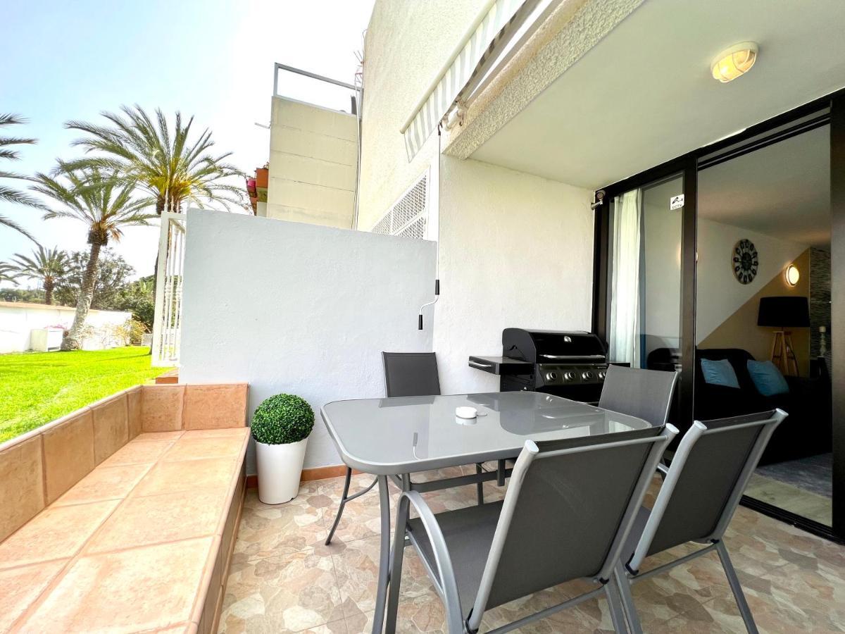 ארונה Stunning Lovely Flat With Pool And Strong Wi-Fi, 31 מראה חיצוני תמונה