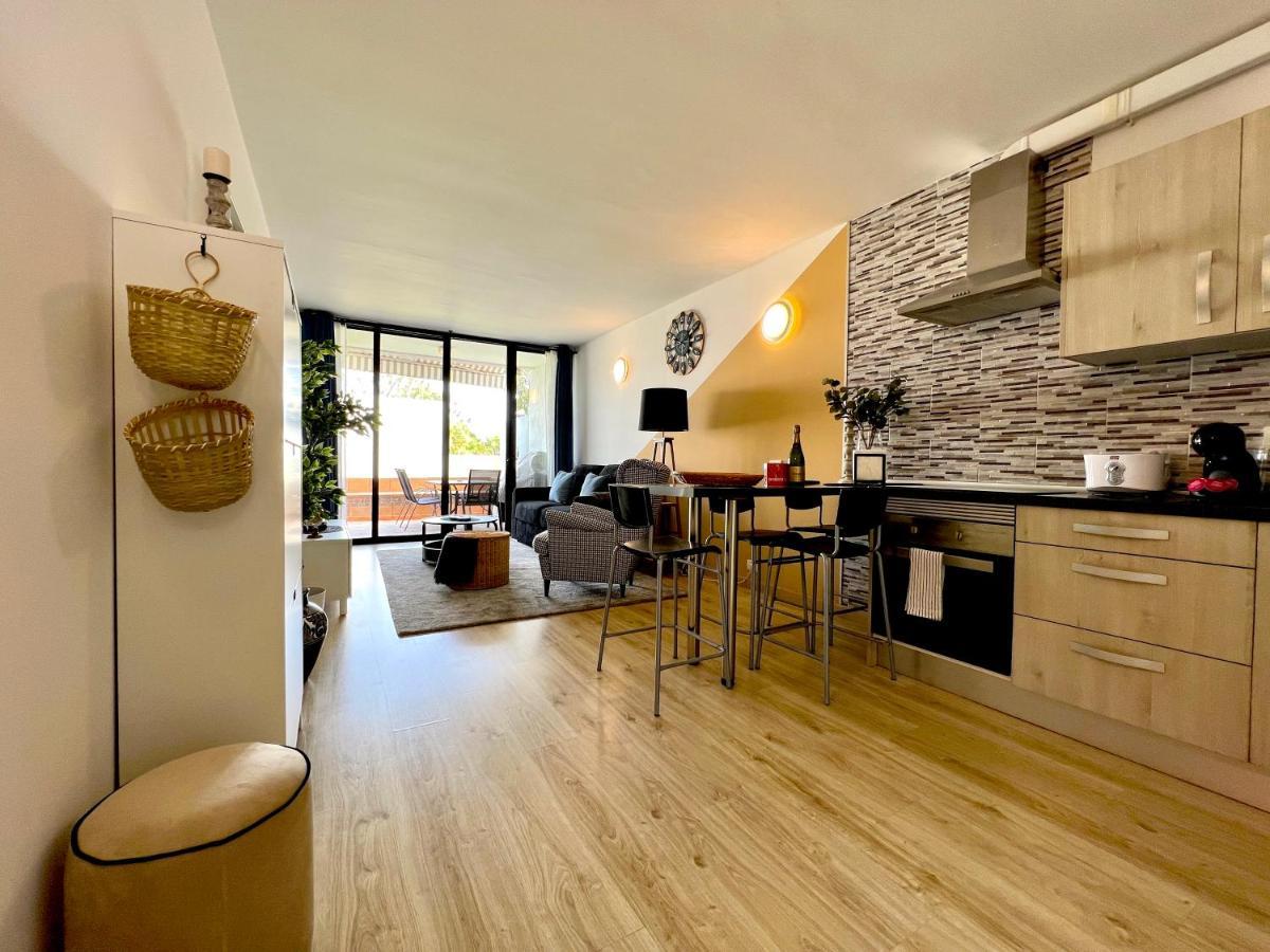 ארונה Stunning Lovely Flat With Pool And Strong Wi-Fi, 31 מראה חיצוני תמונה