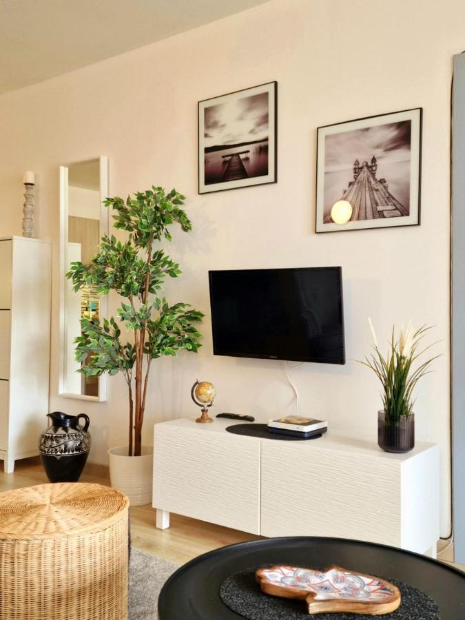 ארונה Stunning Lovely Flat With Pool And Strong Wi-Fi, 31 מראה חיצוני תמונה