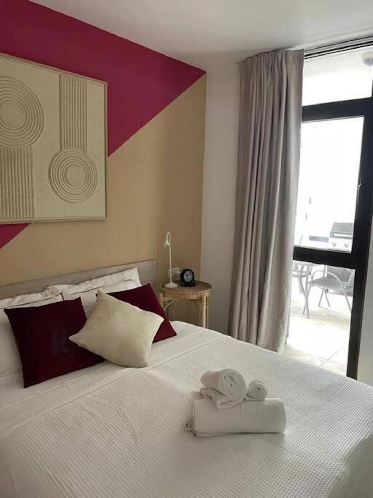 ארונה Stunning Lovely Flat With Pool And Strong Wi-Fi, 31 מראה חיצוני תמונה